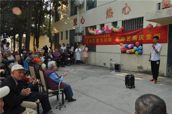 学生唱歌  蒋正摄